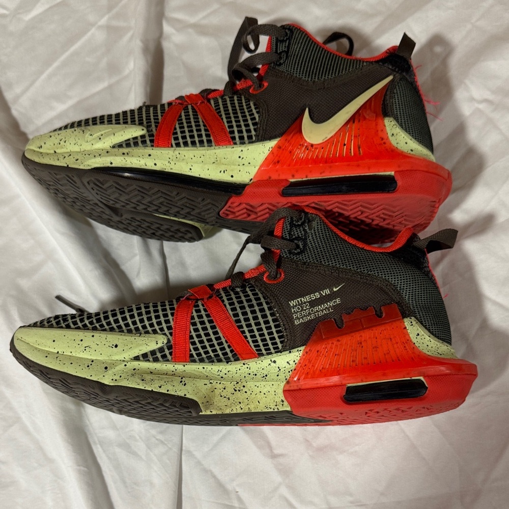Nike LeBron Witness Black/Barely Volt Men’s size 9.5